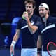 Jurgen Melzer e Edouard Roger Vasselin discutem jogada no ATP Finals