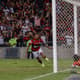 Flamengo x Corinthians - Bruno Henrique e Cassio
