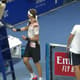 Alexander Zverev atinge cadeira de árbitro italiano com raquete em Acapulco