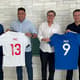 Dirigentes das duas equipes trocaram camisas com a palavra "PAZ" antes do clássico Galo x Raposa