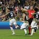 Gustavo Henrique e Willian Arão - Fenerbahçe x Dínamo Kiev