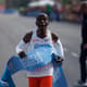 Eliud Kipchoge, após o recorde mundial de 2h01m09s na Maratona de Berlim, é, hoje, o maior atleta do planeta. (Divulgação)