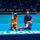 Luisa Stefani e Rafael Matos com o troféu na Austrália