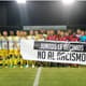Em jogo pelo Campeonato Venezuelano , o Carabobo se posicionou contra o racismo