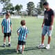 Luis Suárez e filhos na escolinha do Grêmio