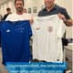 Ronaldo foi homenageado pelo Timão e recebeu uma camisa do presidente corintiano, Duílio Alves