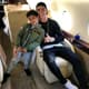 Cristiano Ronaldo posa com filho em seu jatinho