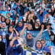Mulheres assistem jogo no Irã