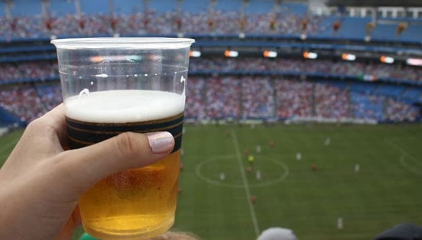 Bebidas alcoólicas são liberadas para venda em estádios de futebol em SP;  Doria diz que irá vetar liberação - Lance!