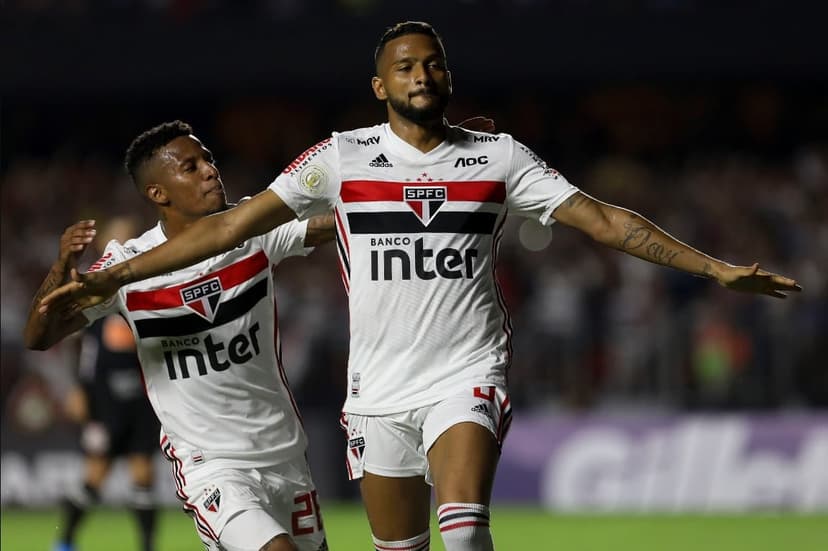 ATUAÇÕES: Autor de gol, Reinaldo é o melhor do São Paulo em vitória - Lance!