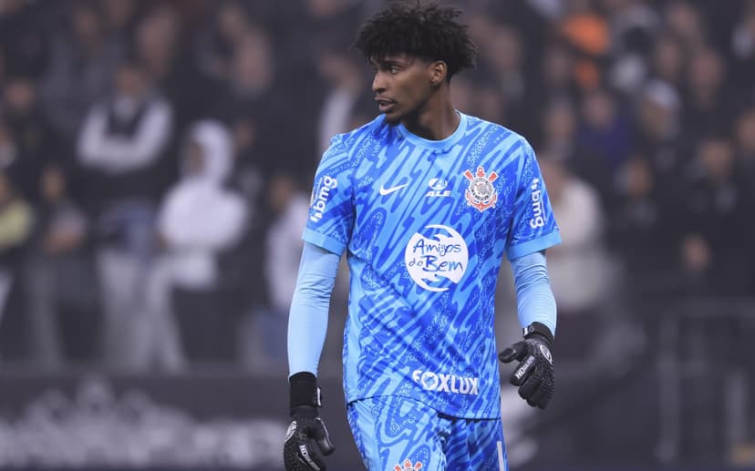 Corinthians está motivado para enfrentar o Bahia, afirma Hugo Souza.