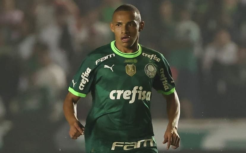 VENDA ENCAMINHADA! Palmeiras encaminha negociação de venda do meia John John para o RB Bragantino