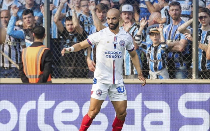 Com dois gols de Thaciano, Grêmio perde para o Bahia pelo Brasileirão