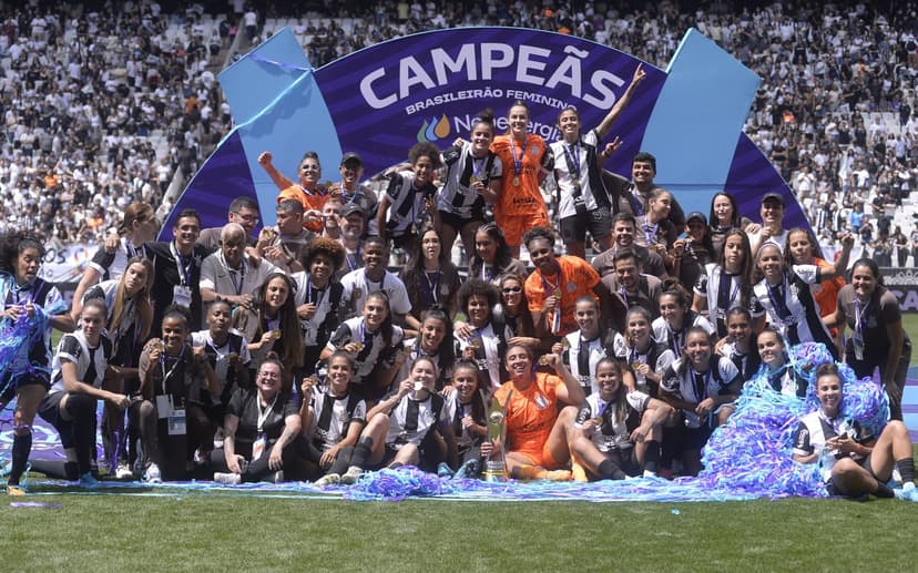 Com recorde de público, Corinthians vence São Paulo e conquista o hexa do Brasileirão Feminino