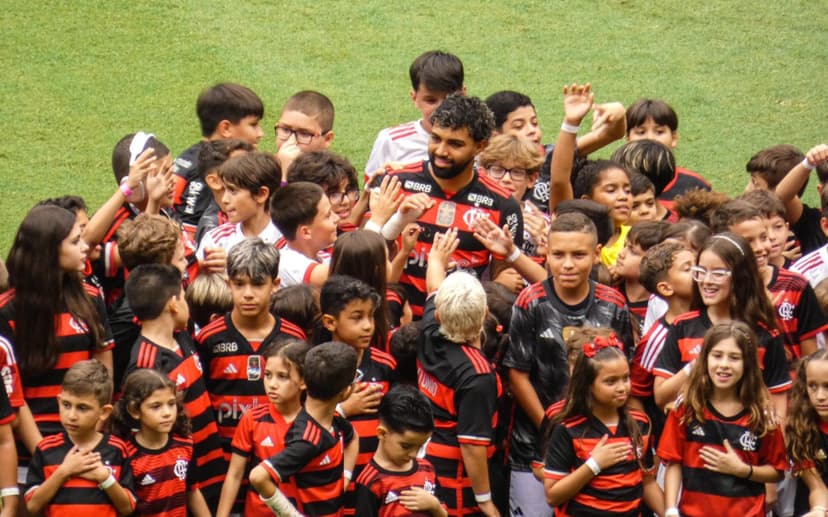 ADEUS, ÍDOLO! Gabigol deixa Flamengo: saída elogiada por Filipe Luís como exitosa.