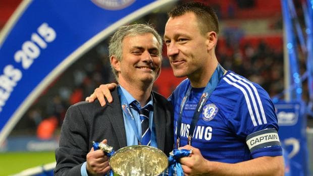 Terry e Mourinho conquistaram diversos títulos juntos no Chelsea (Foto: AFP)