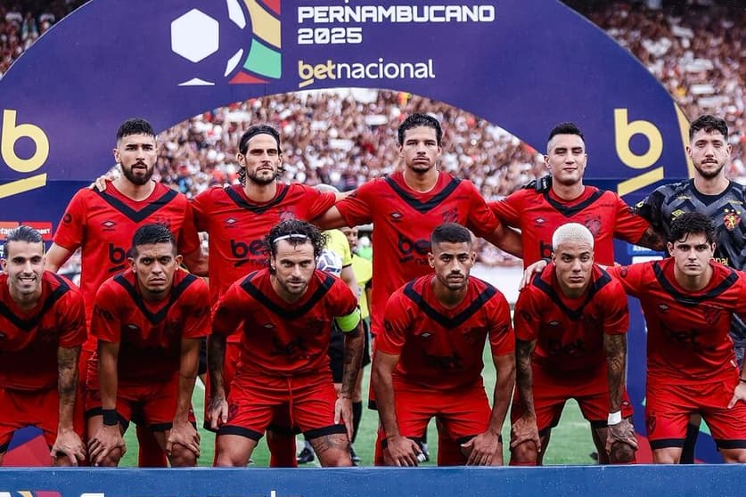 Elenco do Sport antes de partida pelo Campeonato Pernambucano Foto: Divulgação / Sport