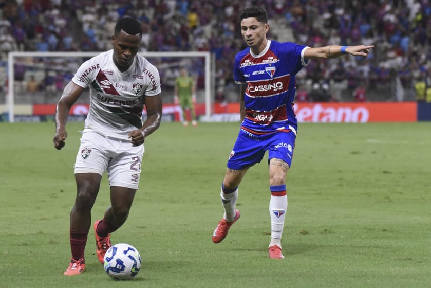 Diogo Barbosa na partida entre Fortaleza e Fluminense, pelo Brasileirão 2025 (Foto: Caio Rocha/iShoot/Gazeta Press)