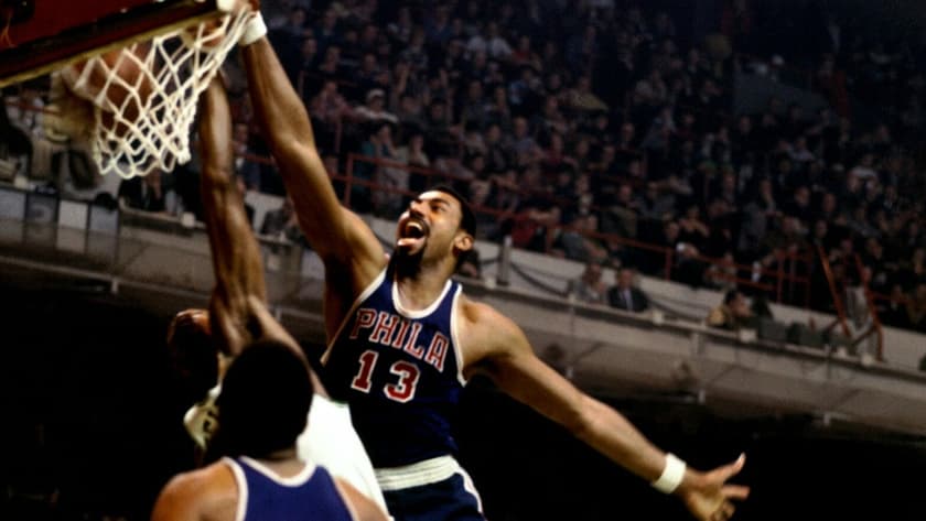 Wilt Chamberlain fez 100 pontos na vitória do Philadelphia Warriors por 169 a 147 sobre o New York Knicks (Foto: Divulgação / NBA)