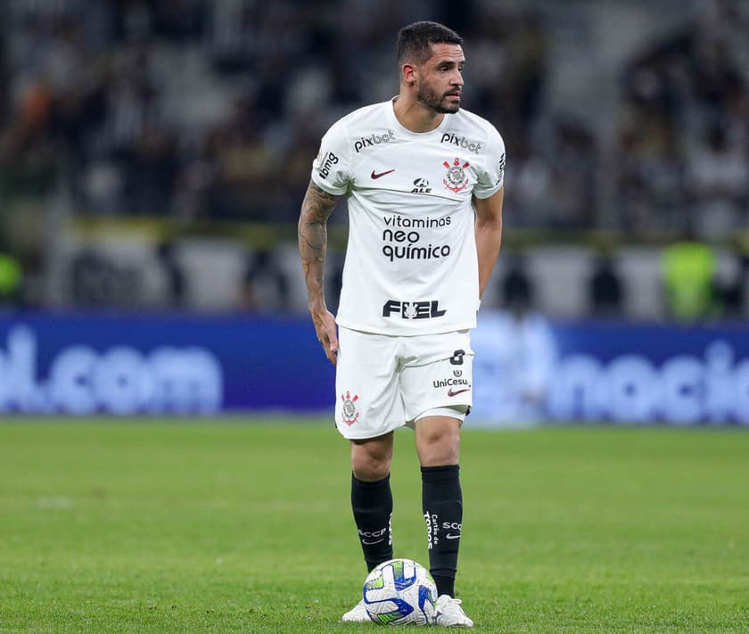 Renato Augusto não deve jogar contra o Palmeiras, no Dérbi