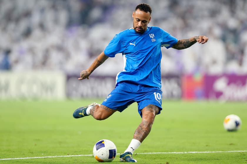 Neymar é um dos jogadores mais ricos do mundo, por conta de seus contratos com Barcelona, PSG e Al-Hilal (Foto: AFP)