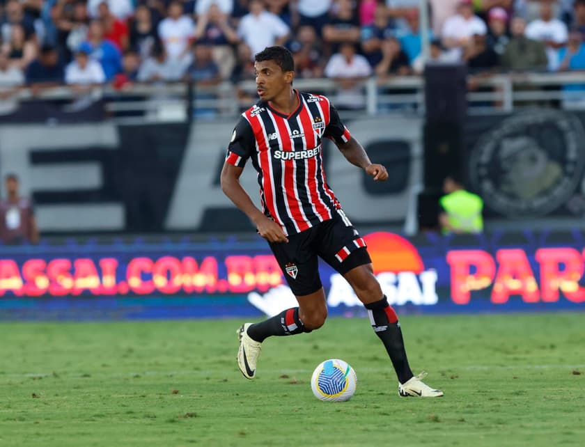 Luiz Gustavo não fez bom jogo contra o RB Bragantino fora de casa