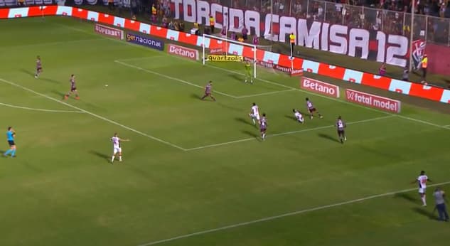 Vitória 2 x 1 Fluminense pênalti incorreto marcado a favor do Vitória