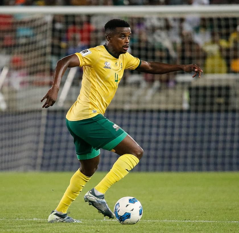 Mokoena, da África do Sul, em partida das Eliminatórias para a Copa do Mundo 