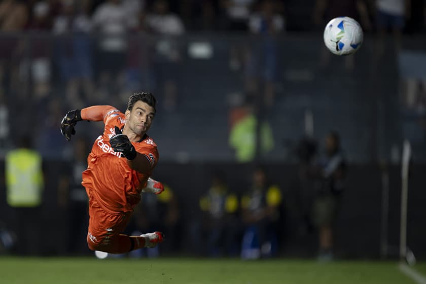 Vasco x Lanús - Léo Jardim