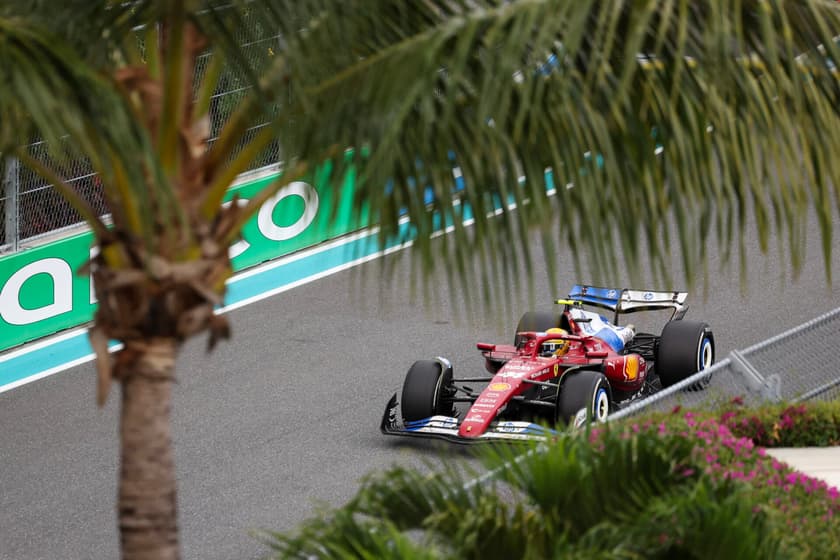Lewis Hamilton em ação no GP de Miami pela F1 2025 (Foto: CHARLY TRIBALLEAU / AFP)