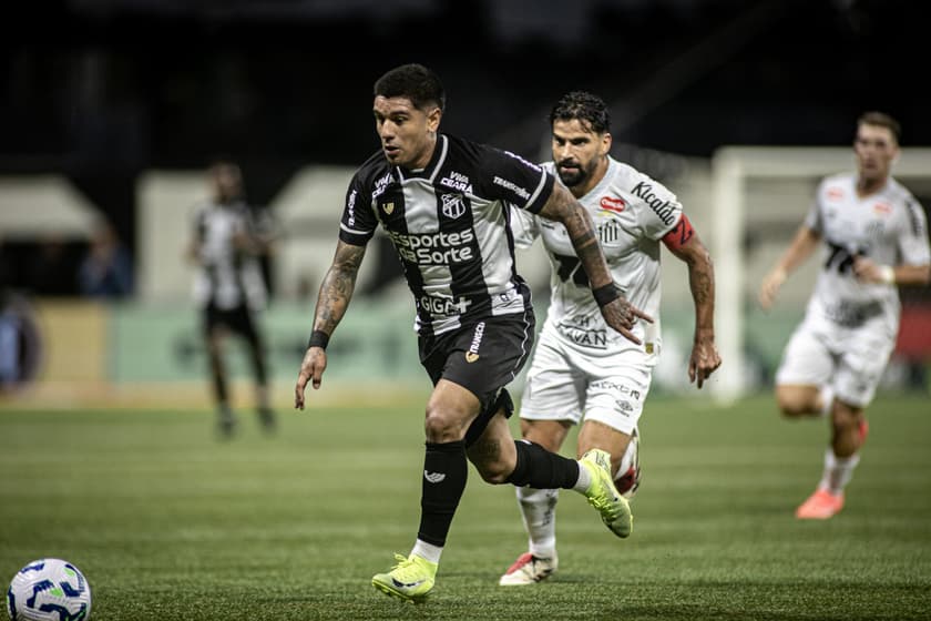 Ceará em partida contra o Santos pelo Brasileirão (Foto: Felipe Santos/Ceará SC)