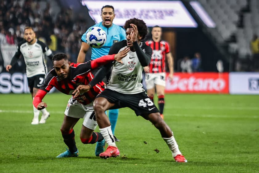 Corinthians de Dorival Jr empatou com o Vitória