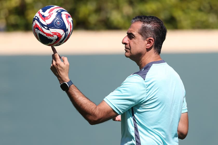 Renato Paiva teve passagem de apenas quatro meses pelo Botafogo (Foto: Vítor Silva/Botafogo)