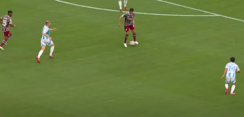 Passe errado de Ganso, do Fluminense, no início da jogada do gol do Ulsan