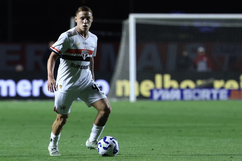 Maik fez sua estreia no profissional do São Paulo (Foto: Marcello Zambrana/AGIF)