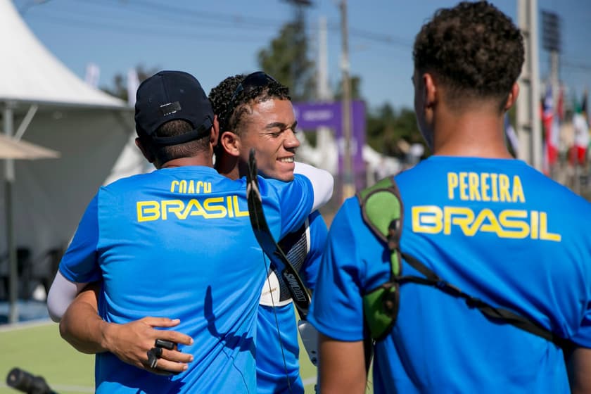 Brasileiros levaram o ouro por equipes no tiro com arco recurvo