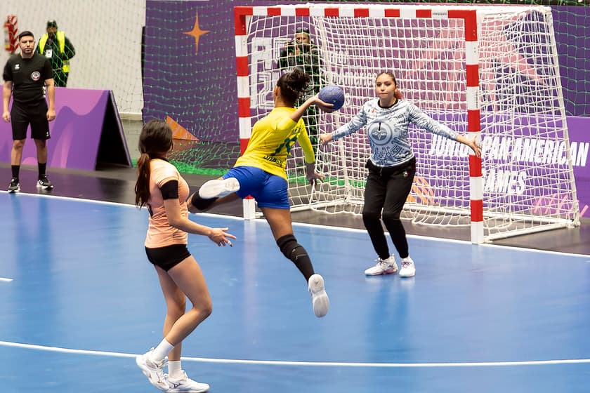 Brasil enfrenta o Uruguai por vaga na final