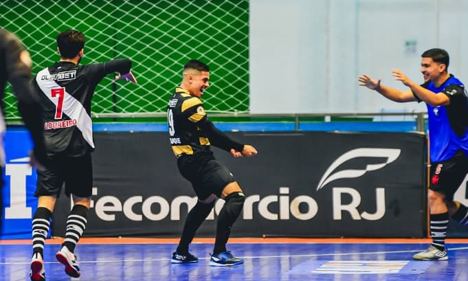 Vasco e Chapecoense empataram pelo Brasileiro de Futsal (Foto: Davi Correa)