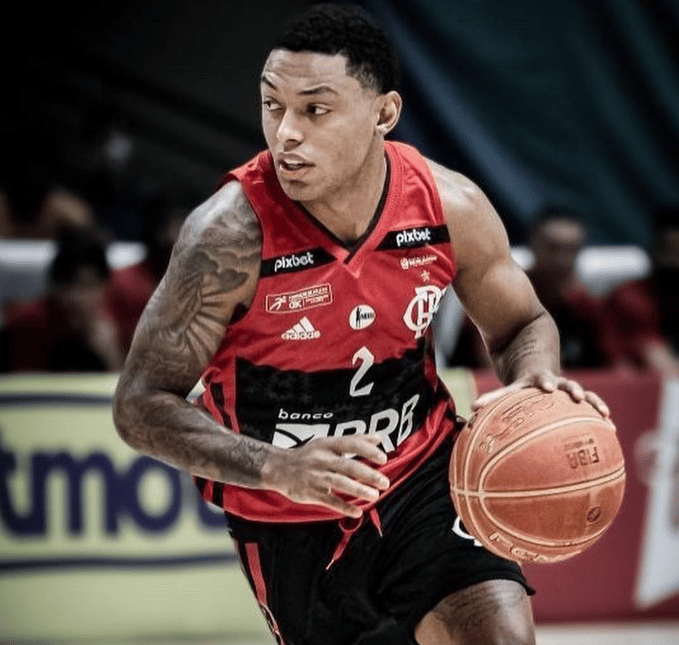 Yago dos Santos pelo Flamengo em 2022 (Foto: Reprodução)