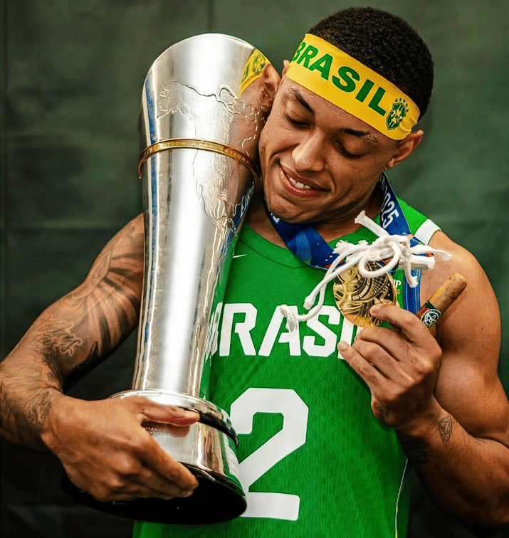Yago dos Santos foi MVP da AmeriCup (Foto: Reprodução / Instagram)