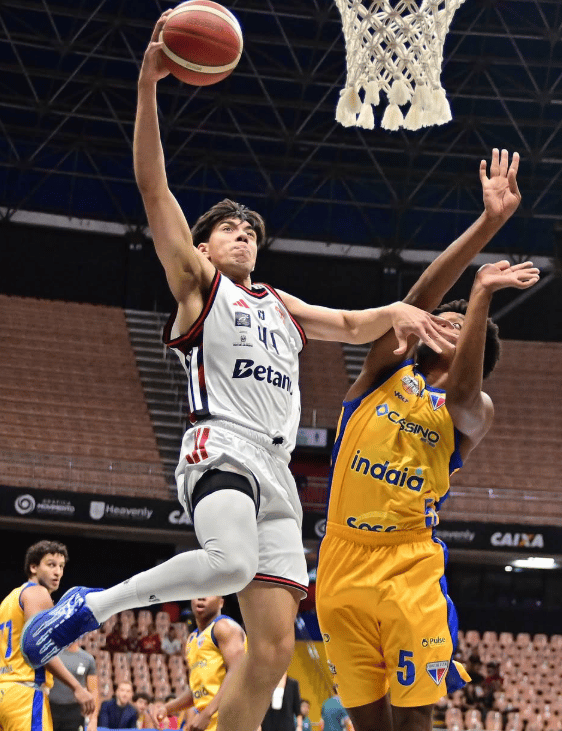 Flamengo vence Fortaleza por 87 a 71 no torneio de abertura do NBB (Foto: Reprodução / Instagram)
