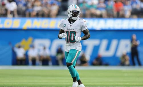 Tyreek Hill sofreu uma grave lesão no joelho esquerdo durante a partida da NFL (Foto: Reprodução / Instagram)