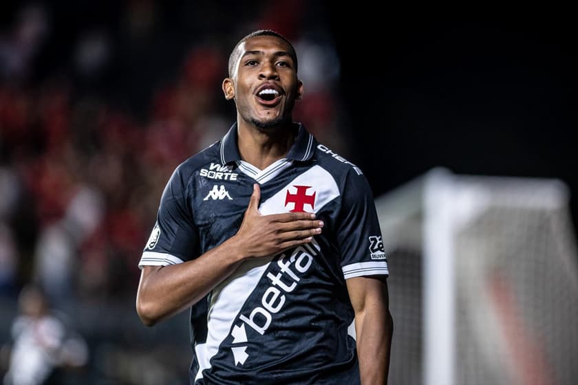 Rayan comemora gol em Vasco x Internacional (Foto: Affonso Andrade/AgÃªncia F8/Gazeta Press)