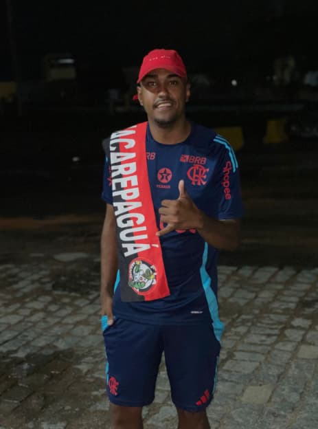 Jefferson, torcedor do Flamengo, em parada durante viagem a Lima, no Peru (Foto: Arquivo pessoal)