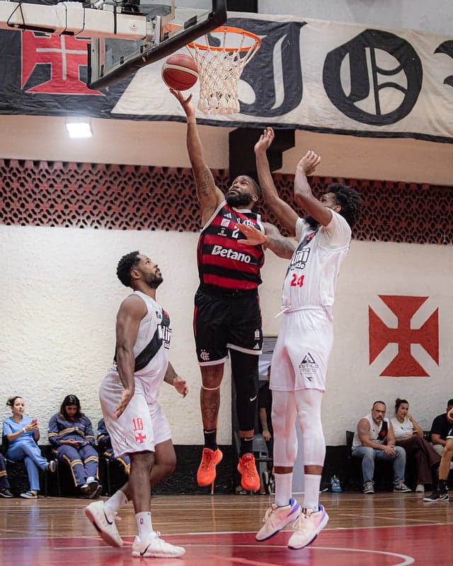 Flamengo e Vasco duelam em São Januário, pelo NBB (Foto: PaulaReis/Flamengo)