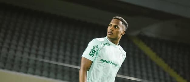 Arias aquecendo antes da partida entre Palmeiras e Capivariano (Foto: Reprodução/Instagram/Palmeiras)