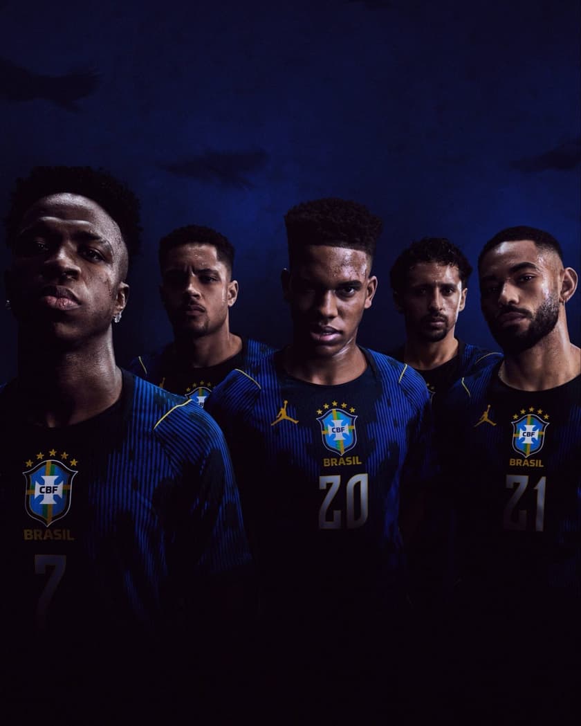 Foto de divulgação do novo uniforme do Brasil para a Copa do Mundo (Divulgação/CBF)