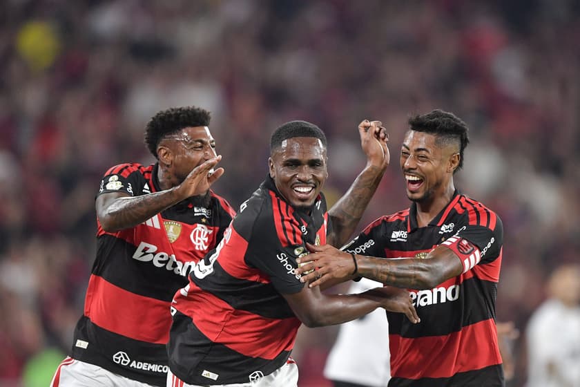 Evertton Araújo abriu o placar para o Flamengo (Foto: Thiago Ribeiro/AGIF/Folhapress)