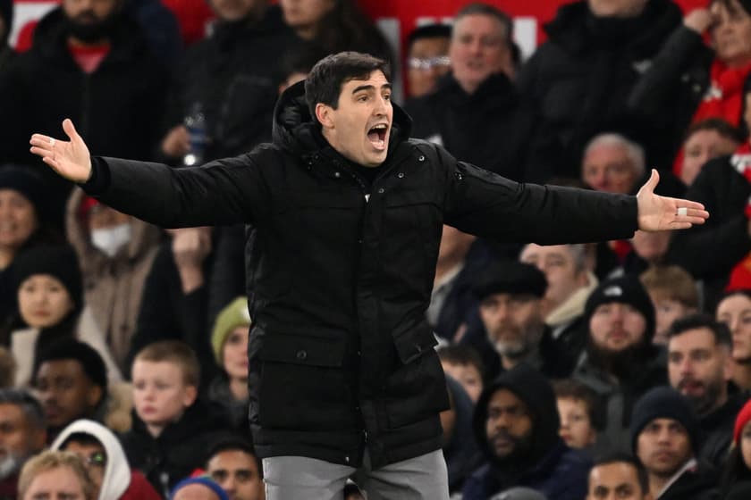 O espanhol chegou ao Bournemouth em 2023 e o levou à sua melhor colocação na primeira divisão, um nono lugar na última temporada (Foto: Peter Powell / AFP)