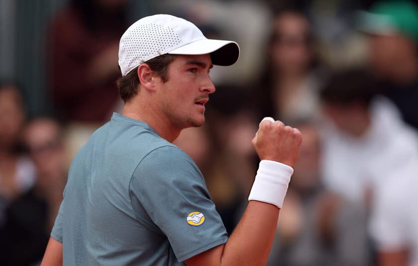 Brasileiro buscou o empate, mas foi derrotado no terceiro set (Reprodução/rolexmontecarlomasters)